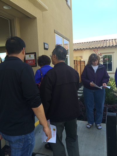 Las Palmas Grand Opening - Lines to getting into model homes